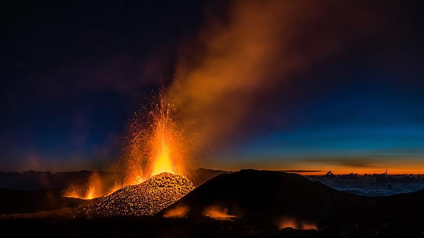 Piton de la Fournaise vulkāns... Autors: kaķūns Pagājušās nedēļas spēcīgākie attēli, kas izraisīs labas emocijas