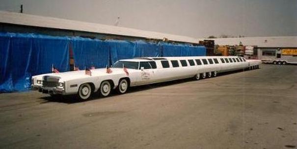 100 pēdas garais limuzīns 100... Autors: Mestrs Pletenbergs 9 dīvainākie auto pasaulē.