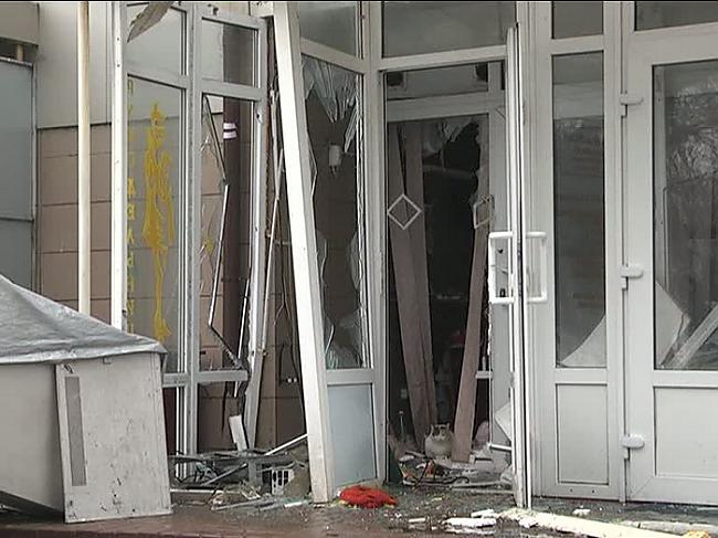 Laupītājiem ir izdevies iegūt... Autors: SnYx Ukrainā uzspridzina bankas automātu.
