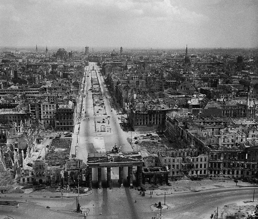 Berlīne pēc karanbsp1945gads Autors: SnYx Mazas bildes, ar lielu vēsturi. #2