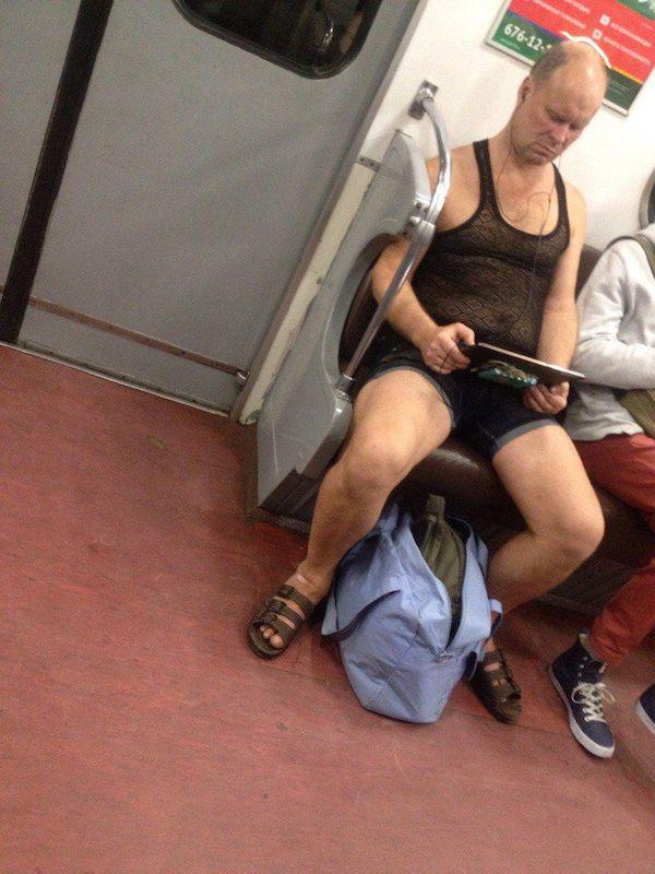  Autors: Fosilija Dīvaini cilvēki krievijas metro 2