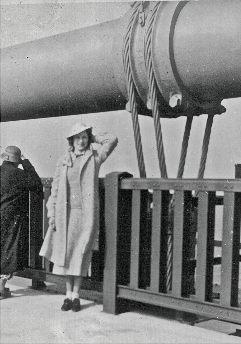 1937gads Cilvēki steidz uzņemt... Autors: Alevender Kā tika uzbūvēts Zelta vārtu tilts?