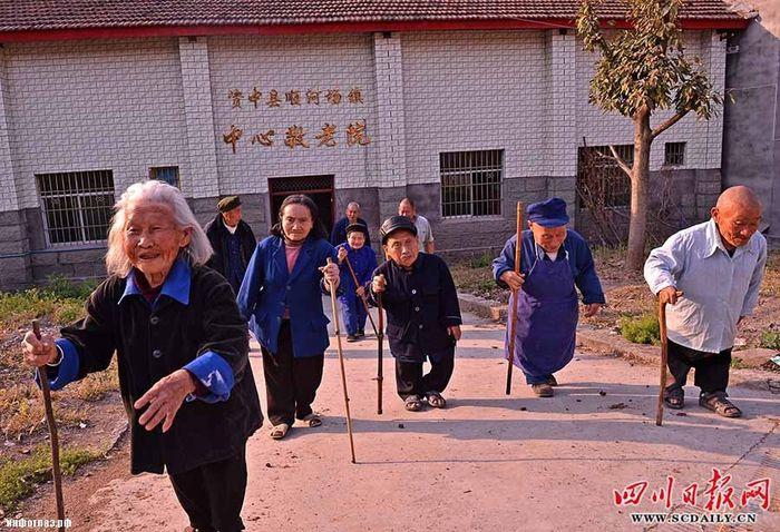  Autors: Lords Lanselots Īss un bez žēlastības - punduru ciemats Ķīnā!