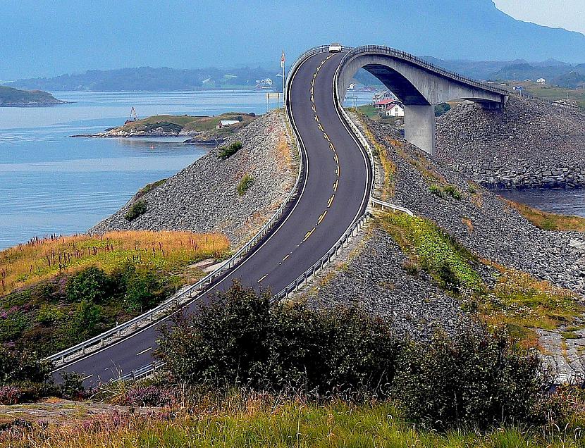 The Atlantic Road Norvēģija Autors: Prāta Darbnīca Skaistākie un bīstamākie ceļi pasaulē