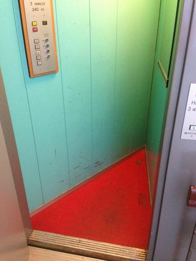 Jocīgais trīsstūrainais lifts Autors: bergitta Nu nav te nekā interesanta!