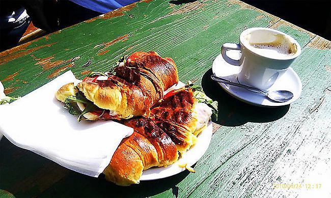 Portugāļu brokastis  Gardi un... Autors: rihcaa Brokastis dažādās pasaules valstīs.