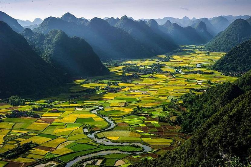 Vjetnama Autors: ZirgaGalva Skats no kaijas lidojuma.