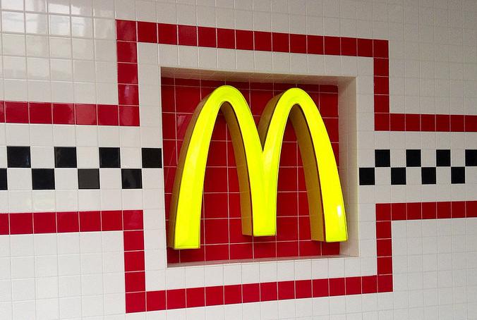 McDonaldu piemeklē krīze  tiek... Autors: FoxRio Vegan 2015