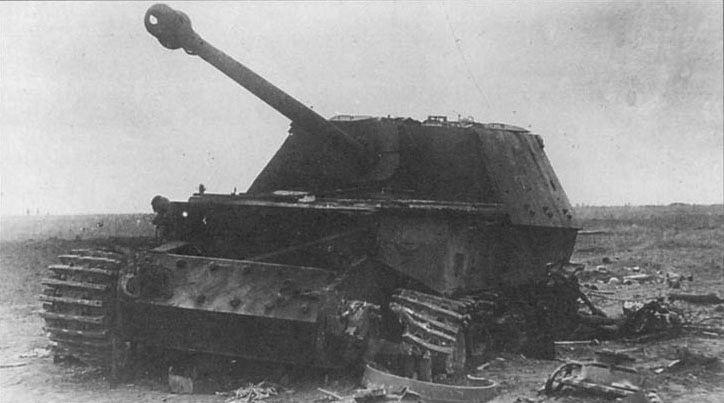 Iznīcināts Ferdinand tanku... Autors: DamnRiga 30 iznīcinātu tanku vraki.