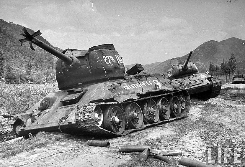 Iznīcināts T34 tanks tā stobrs... Autors: DamnRiga WWII Sašauti krievu tanki