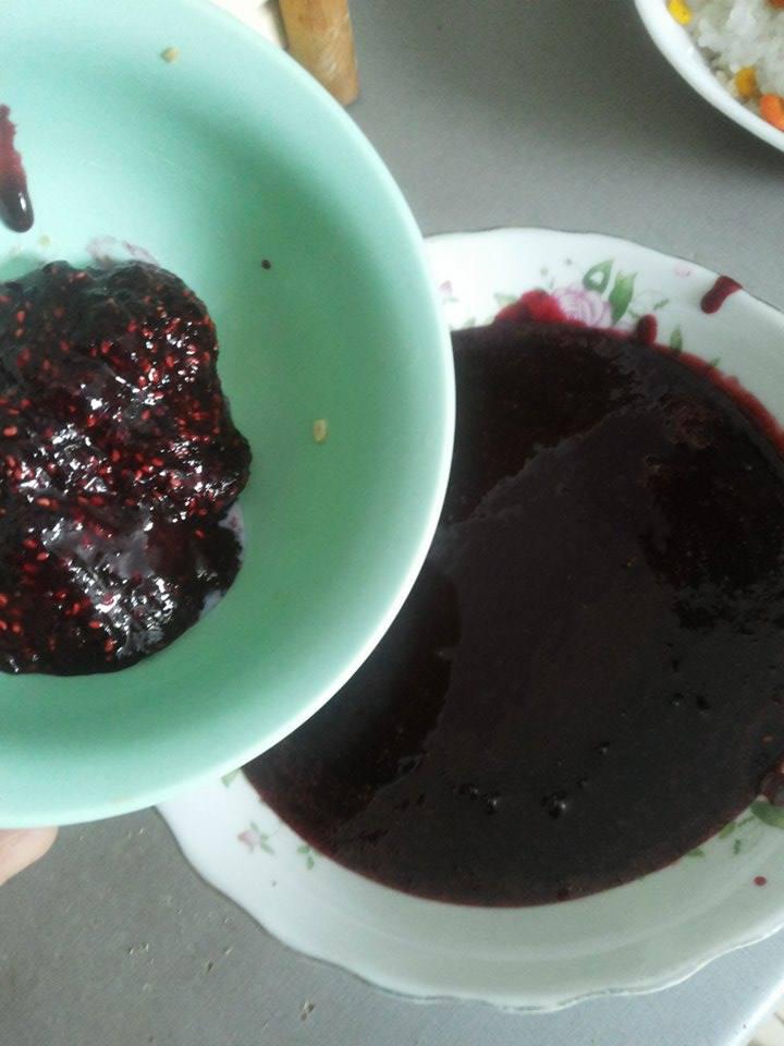 Sēklas paliek Ogu sulu liek... Autors: Lola1 Berry soufflé avec du lait de noix de coco et des graines de grenade