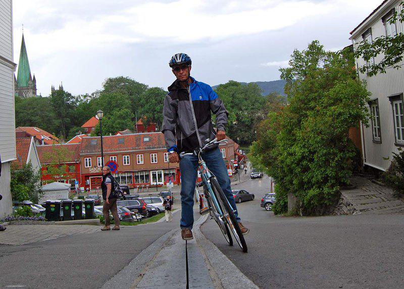 nbsp nbspVisbeidzot 2013 gadā... Autors: Mao Meow CycloCable – Lifts, kas ļauj riteņbraucējiem pārvarēt kalnus bez grūtībām!