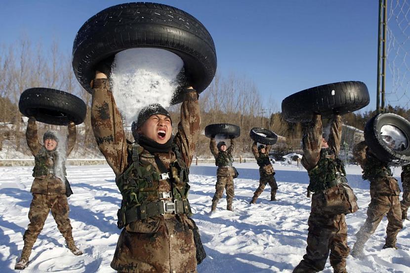 nbspDaļa no rūdīscaronanās... Autors: Heroīns14 Ziemas karavīru stindzinošie treniņi Ķīnā