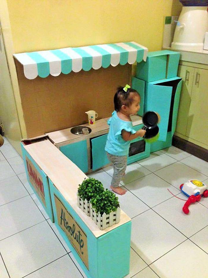 Viņanbspizmantoja vinila... Autors: Onyxn Kā izveidot nelielu kartona virtuvi jūsu bērniem?