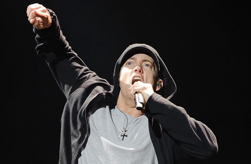 Eminema albums Recovery bija... Autors: Fosilija Fakti par Eminemu.