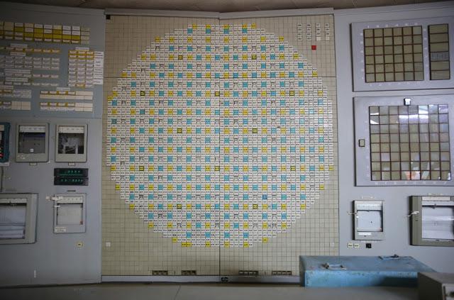 Otrā reaktora kontrolpanelis... Autors: theFOUR Vēl joprojām radioaktīvs: 30 gadi kopš Černobiļas katastrofas.