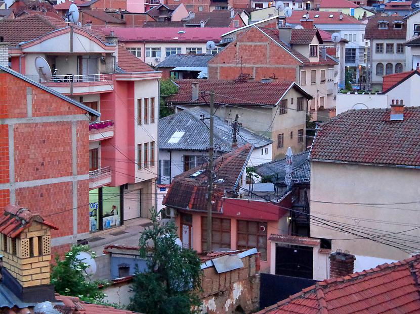 Scaroneit no terases aplūkojot... Autors: Pēteris Vēciņš Kosova 5. daļa: Kosovas tūrisma citadele - Prizrena