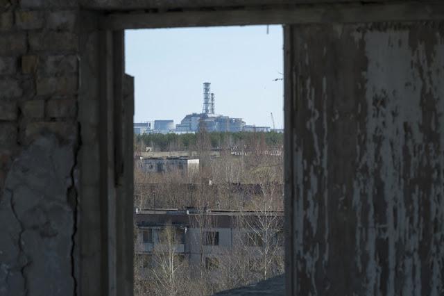 Skats uz reaktoru no Pripjatas... Autors: rukšukskrienam Vēl joprojām radioaktīvs: 30 gadi kopš Černobiļas katastrofas