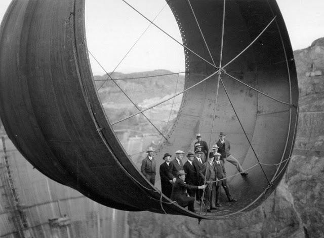 Būvējot Hūvera dambi 1935 gadā... Autors: theFOUR Vēsture bildēs - 12. daļa.