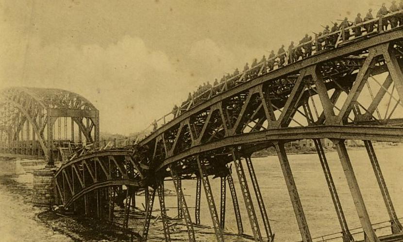 Saspridzinātais Dzelzceļa... Autors: Fosilija Rīgas Dzelzceļa tiltam vairāk nekā 100 gadi.