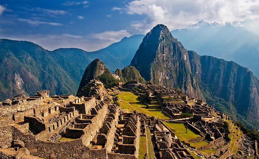 Machu Picchu PeruSlavenā Inku... Autors: ezkins 10 šīs pasaules mistiskākās un slavenākās celtnes