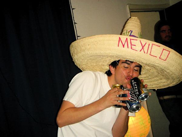 Visi meksikāņi ir muļķīgi... Autors: Ķazis 7 kaitinoši stereotipi