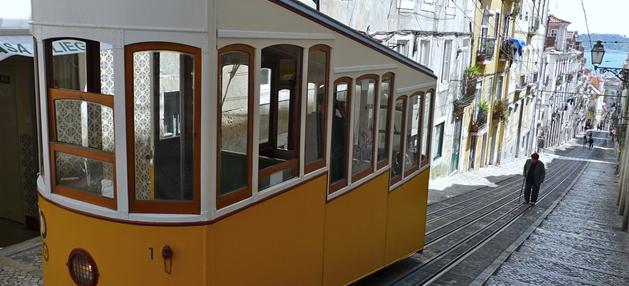 Jāpiebilst ka ļoti savdabīgs... Autors: sisidraugs Lisabonas tramvaji