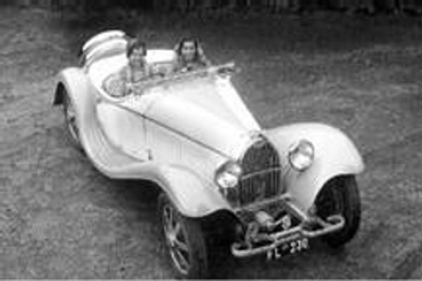 BUGATTI Type 55Iznākscaronana... Autors: LGPZLV Bugatti automašīnu pagātne.