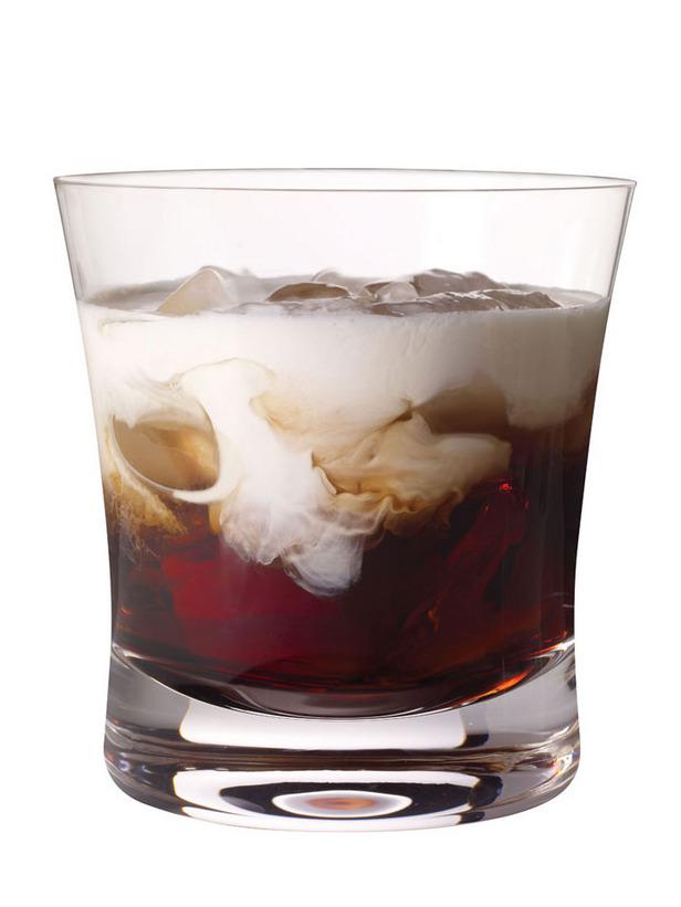 Baltais... Autors: Fosilija 10 pasaules populārāko alkoholisko kokteiļu receptes
