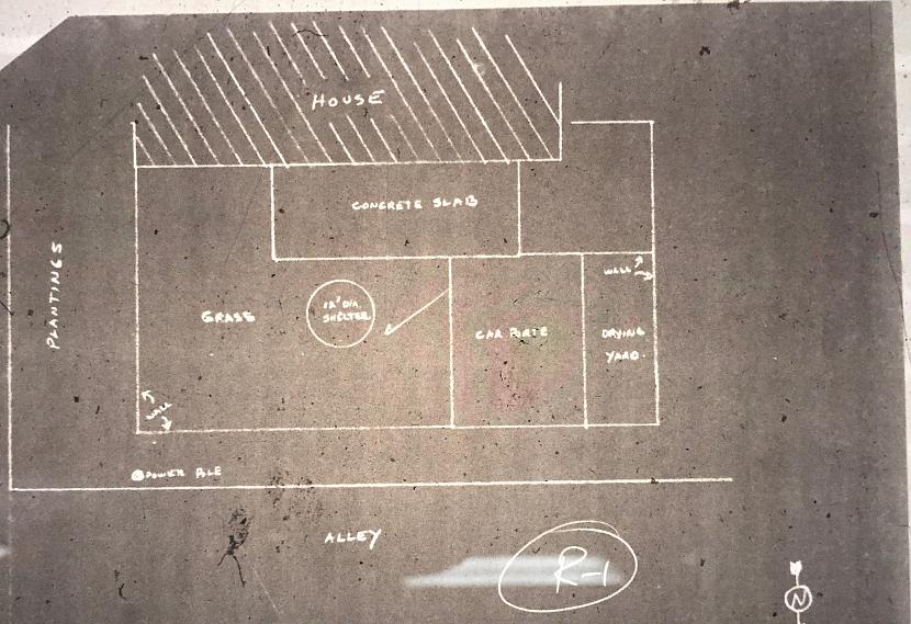 Viņscaron atrada plānu kas... Autors: matilde Vīrietis savā pagalmā atrada pazemes patversmi nelaimes gadījumiem