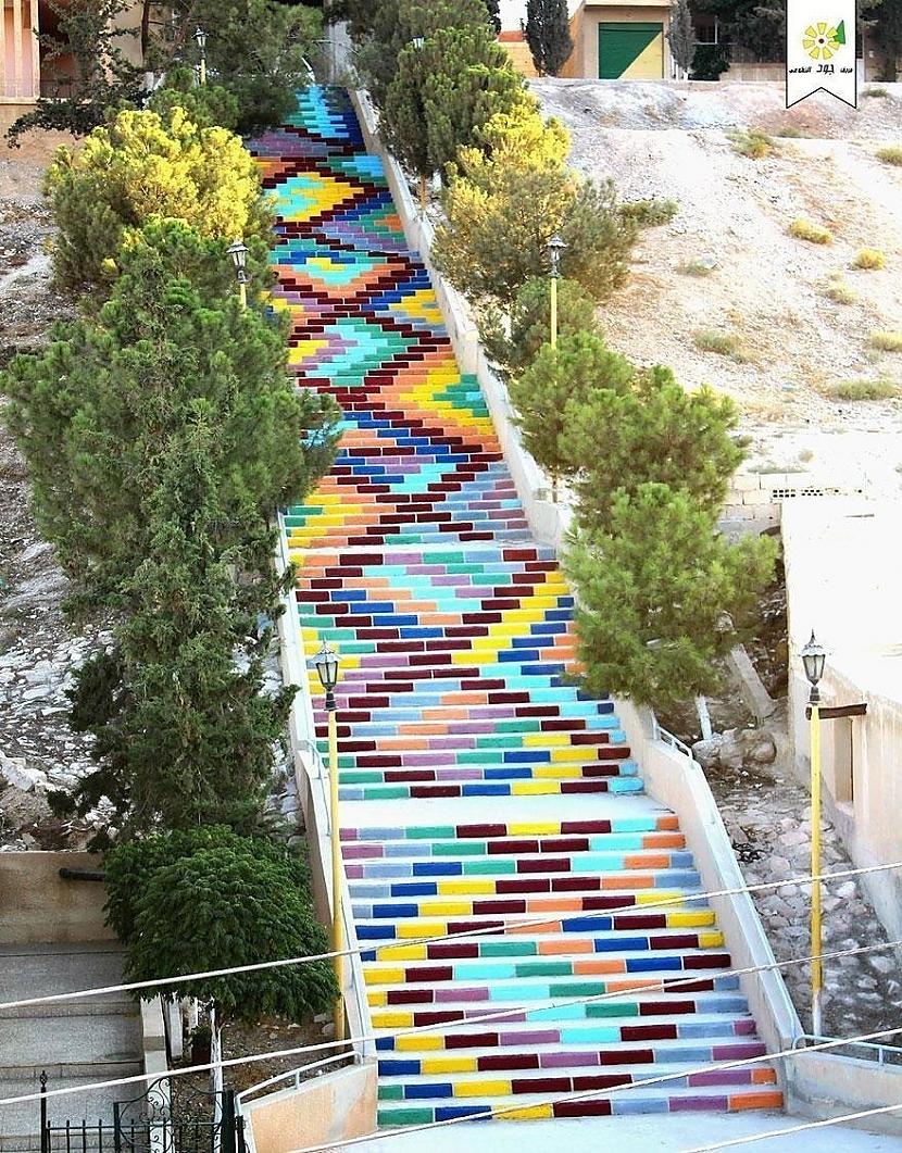 Miera kāpnes Sīrijā Autors: BlackBetty88 Izdaiļotas kāpnes. Ielu māksla.