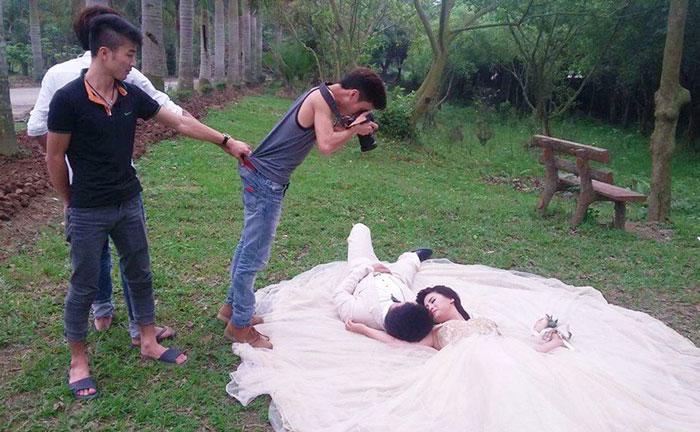  Autors: misticismo 15 attēli, kas pierāda, ka kāzu fotogrāfi ir vieni traki ļautiņi