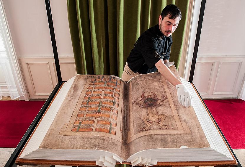 Gigas kodekssLielākais... Autors: Lestets Artefakti, kas glabā gadsimtu noslēpumus