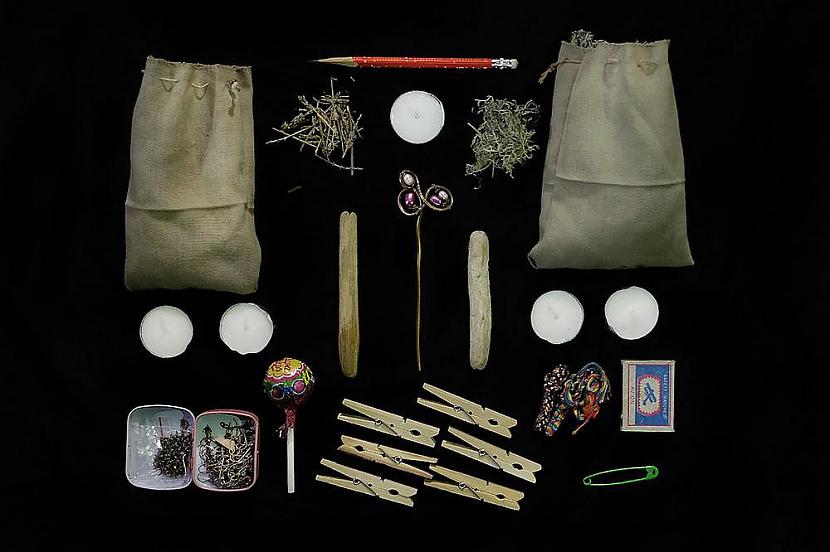 Aleksandra 26 gadi dizainere Autors: matilde Sievietes parāda, kas ir viņu somiņās