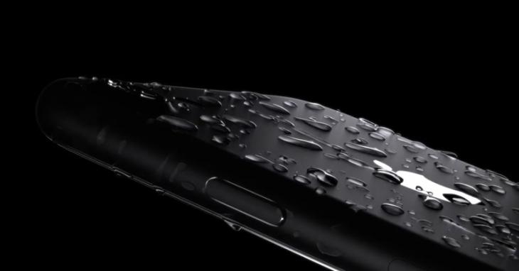 1 ŪdensizturībaTas ko visi tik... Autors: Lords Lanselots Kas jaunajā iPhone 7 neparasts?