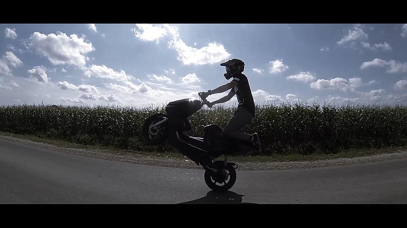  Autors: Fosilija Scooter Wheelies, Summer 2016 - Last Days with Friends
