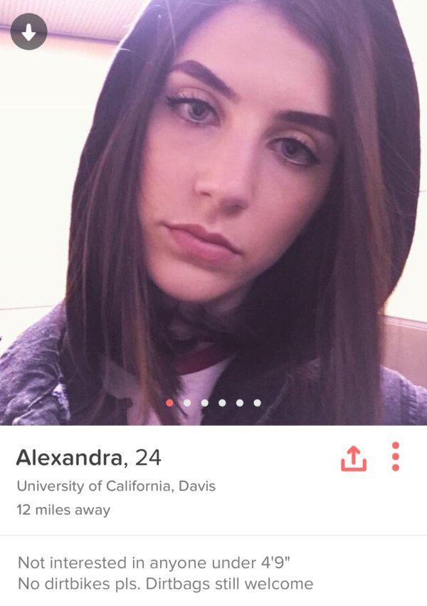  Autors: matilde 20 WTF Tinder profili, kas ir cits par citu dīvaināks