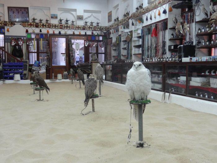 Kādā veikaliņā Katarā var... Autors: kaķūns 60+ interesanti foto ar aprakstiņiem #5