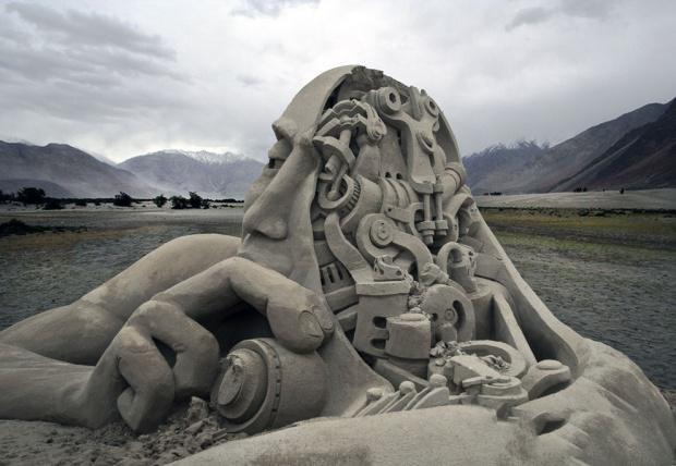 Autors: Jangbi Skulptūras no smiltīm.