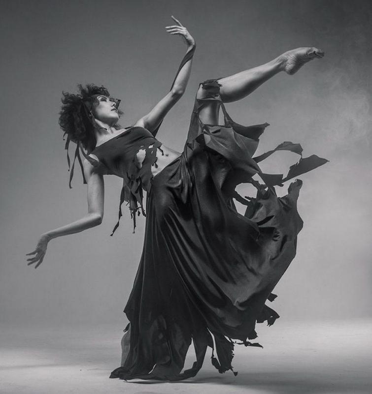  Autors: matilde Kas sanāk, ja skulptors nolemj fotografēt dejotājus