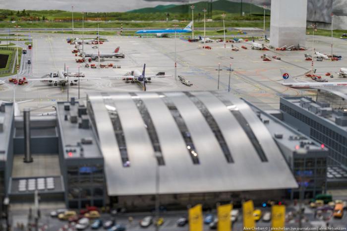  Autors: Jangbi Lidostas spēļu modelis Miniatur Wunderland