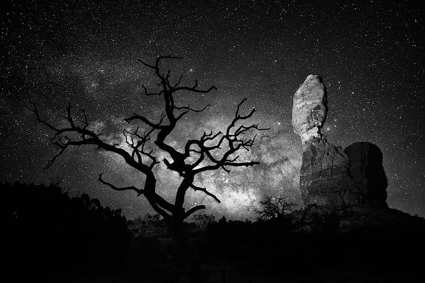 Balansēts akmens un vientuļie... Autors: Baradačš Iespaidīgi National Geographic 2016. gada attēli apkārt pasaulei