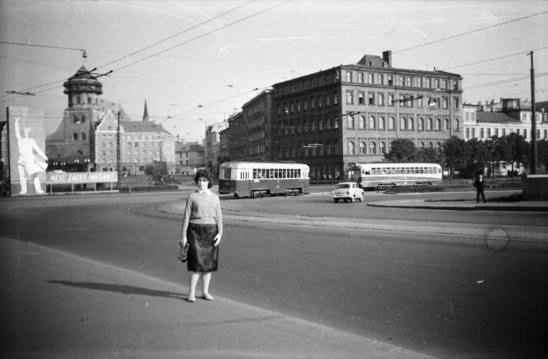 1961 gads Akmens tilts ar... Autors: 100 A 1960to gadu Rīga vēl neredzētās fotogrāfijās. 40 fantastiski kadri