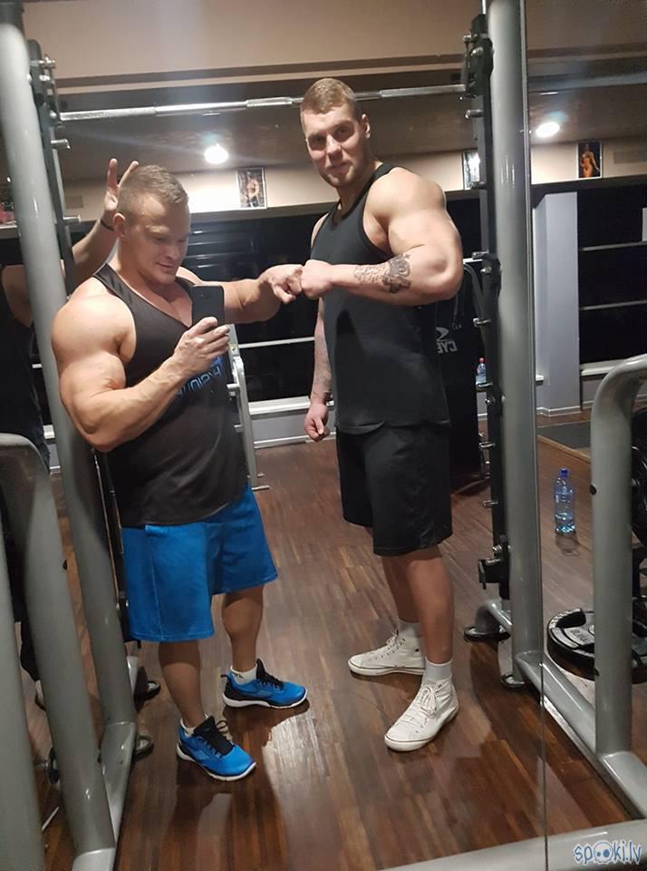  Autors: Sportway Eduards Ševčenko & Toms Vegmanis trenē bicepsu, krūtis.