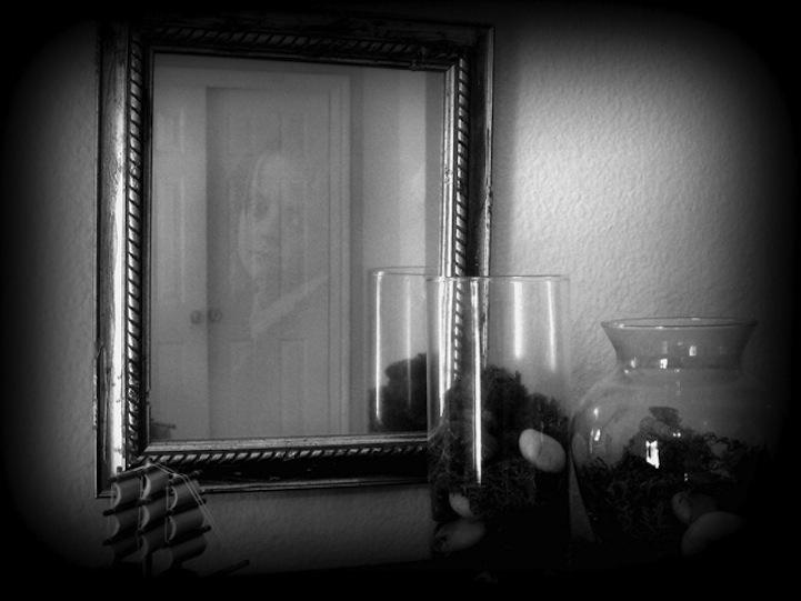 Tātad Viss sākās ar manu... Autors: Elys Dīvainais cilvēks un spogulis