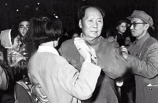 Viņscaron rīkoja baletu pa... Autors: Testu vecis 8 pikanti un dīvaini fakti par priekšsēdētāja Mao Dzeduna privāto dzīvi