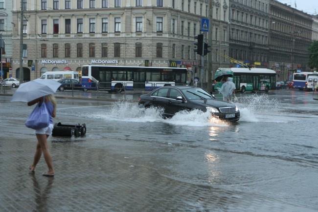  Autors: DienasKafija Latgalē plūdu dēļ slēgts autoceļš!!!