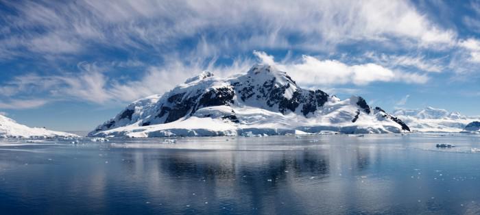 1 Antarktīda ir vējainākais... Autors: Suncīts 5 fakti par katru kontinentu.