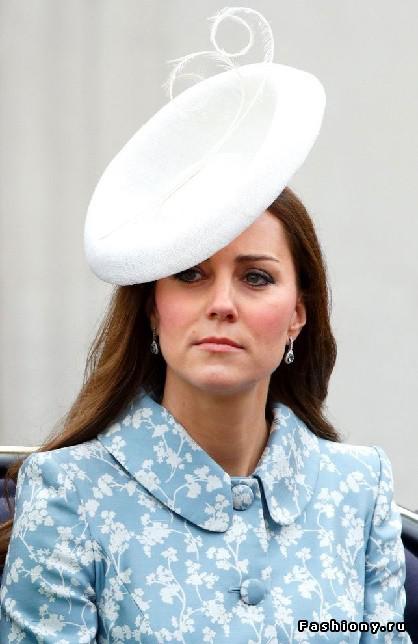  Autors: 100 A Kate Middleton and her accessories!