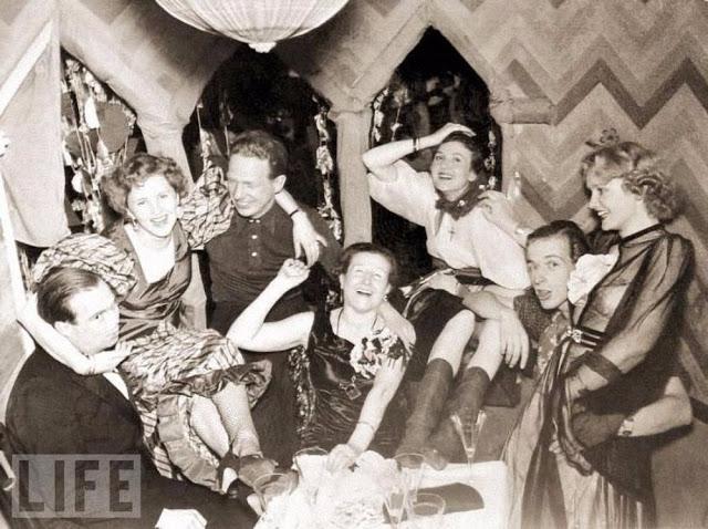 Atzīmējot karnevālu kopā ar... Autors: Lestets Eva Brauna - vēl neredzētas Hitlera sievas fotogrāfijas